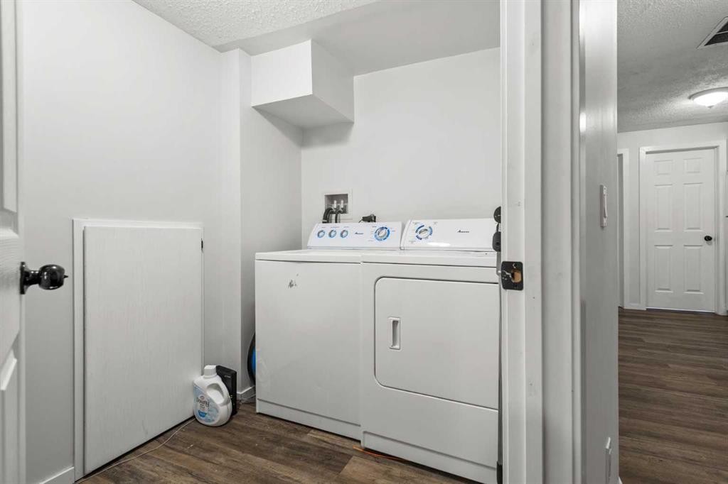8510 Centre Street Ne, Calgary, AB - Indoor Photo Showing Laundry Room