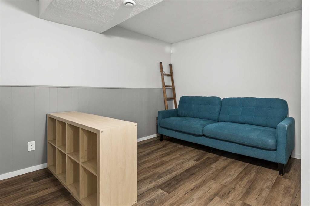 8510 Centre Street Ne, Calgary, AB - Indoor