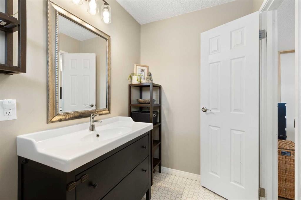 815 Ranchview Circle Nw, Calgary, AB