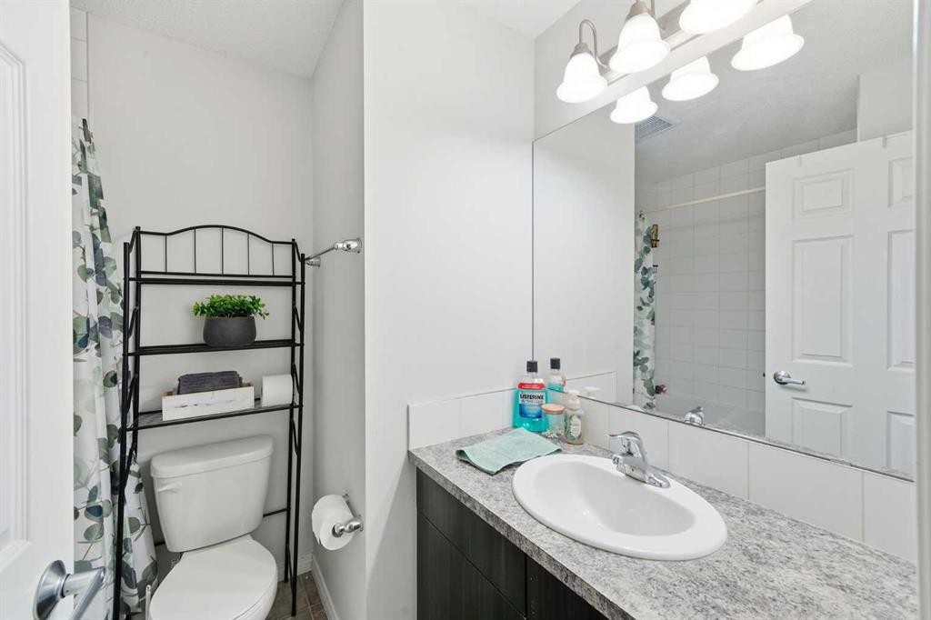 67 Cityscape Gate, Calgary, AB - Indoor Photo Showing Bathroom