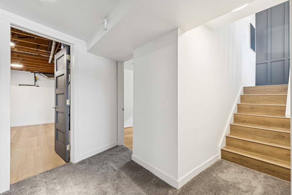 11016 Braton Place Sw, Calgary, AB - Indoor Photo Showing Other Room