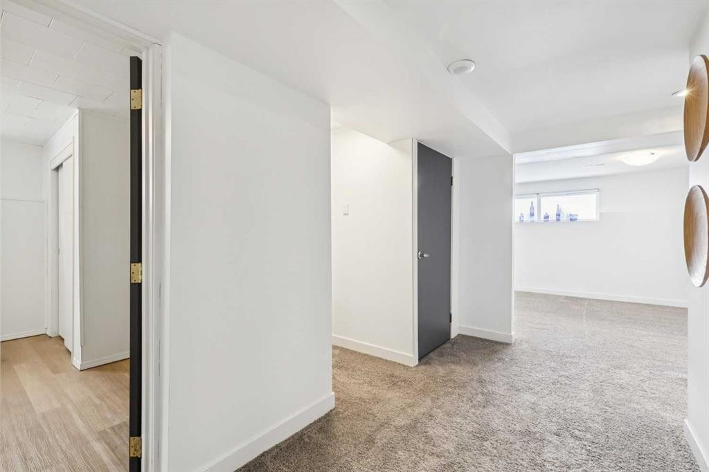 11016 Braton Place Sw, Calgary, AB - Indoor