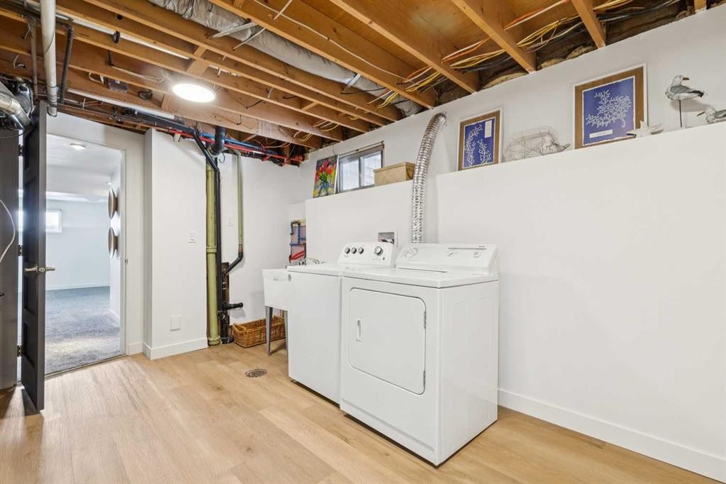 11016 Braton Place Sw, Calgary, AB - Indoor Photo Showing Laundry Room