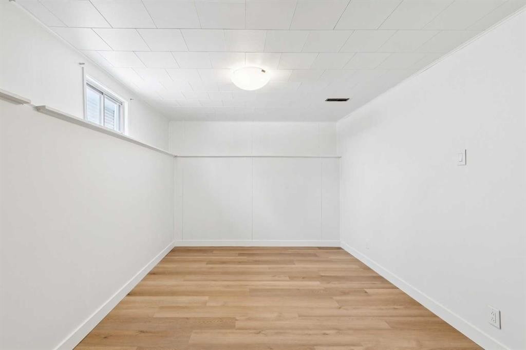 11016 Braton Place Sw, Calgary, AB - Indoor Photo Showing Other Room