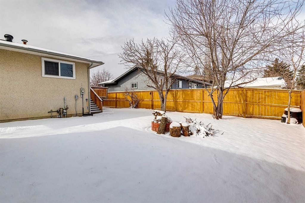 11016 Braton Place Sw, Calgary, AB - Outdoor