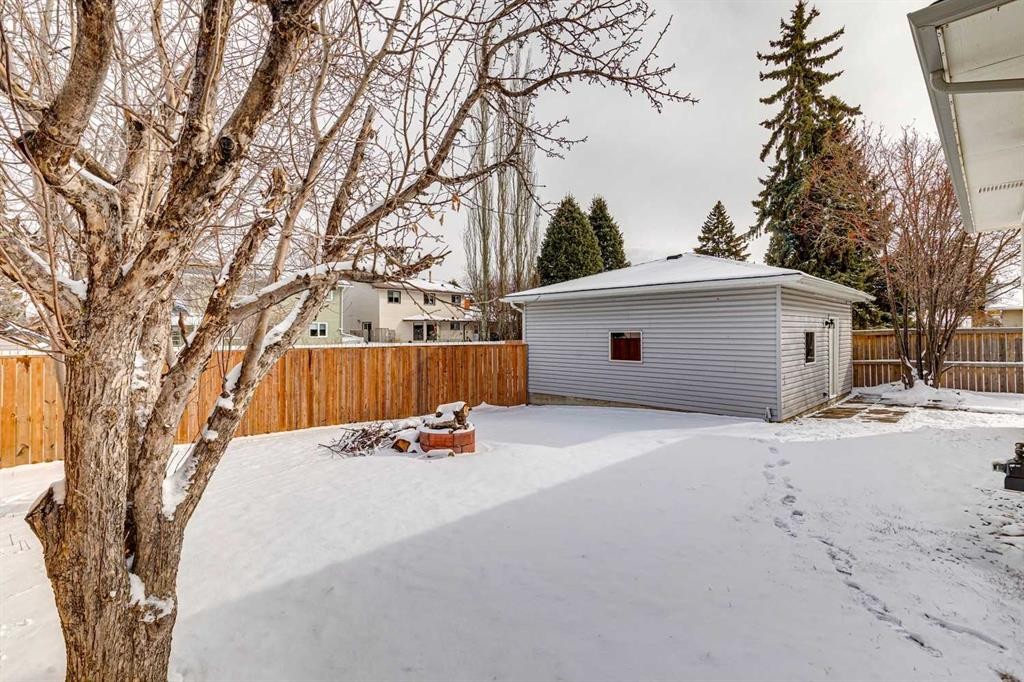 11016 Braton Place Sw, Calgary, AB - Outdoor