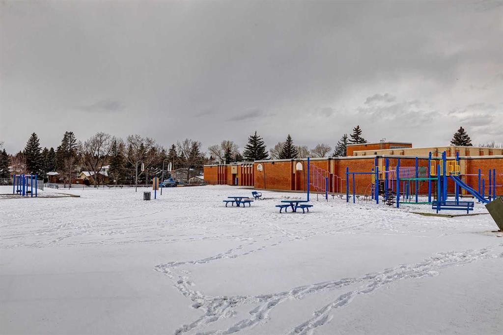 11016 Braton Place Sw, Calgary, AB - Outdoor