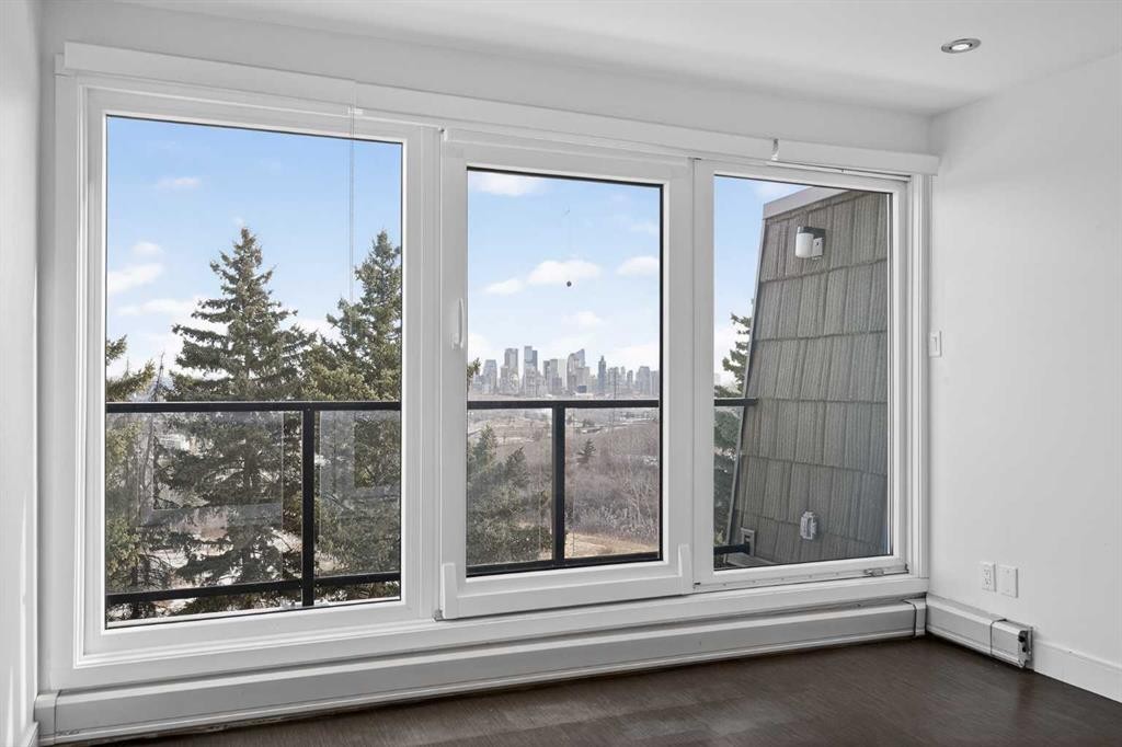 304-512 Cedar Crescent Sw, Calgary, AB - Indoor Photo Showing Other Room