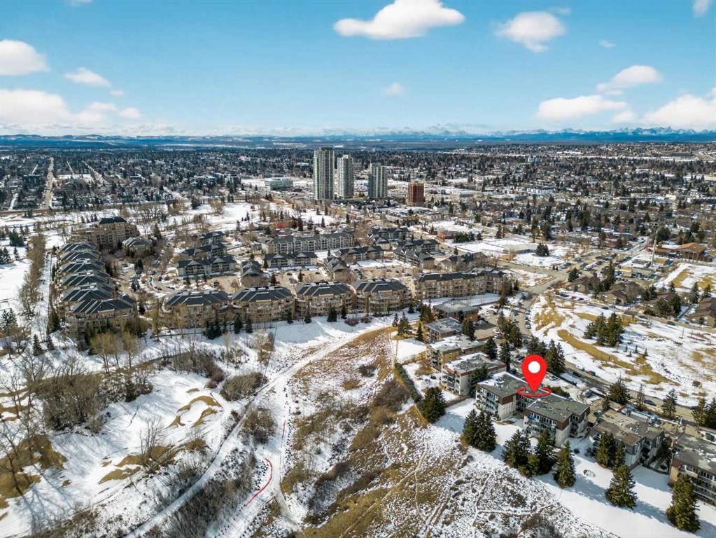 304-512 Cedar Crescent Sw, Calgary, AB - Outdoor With View