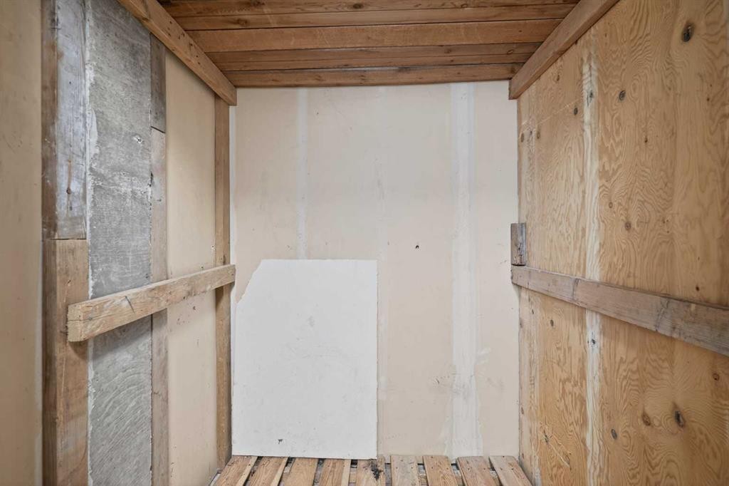 304-512 Cedar Crescent Sw, Calgary, AB - Indoor Photo Showing Other Room