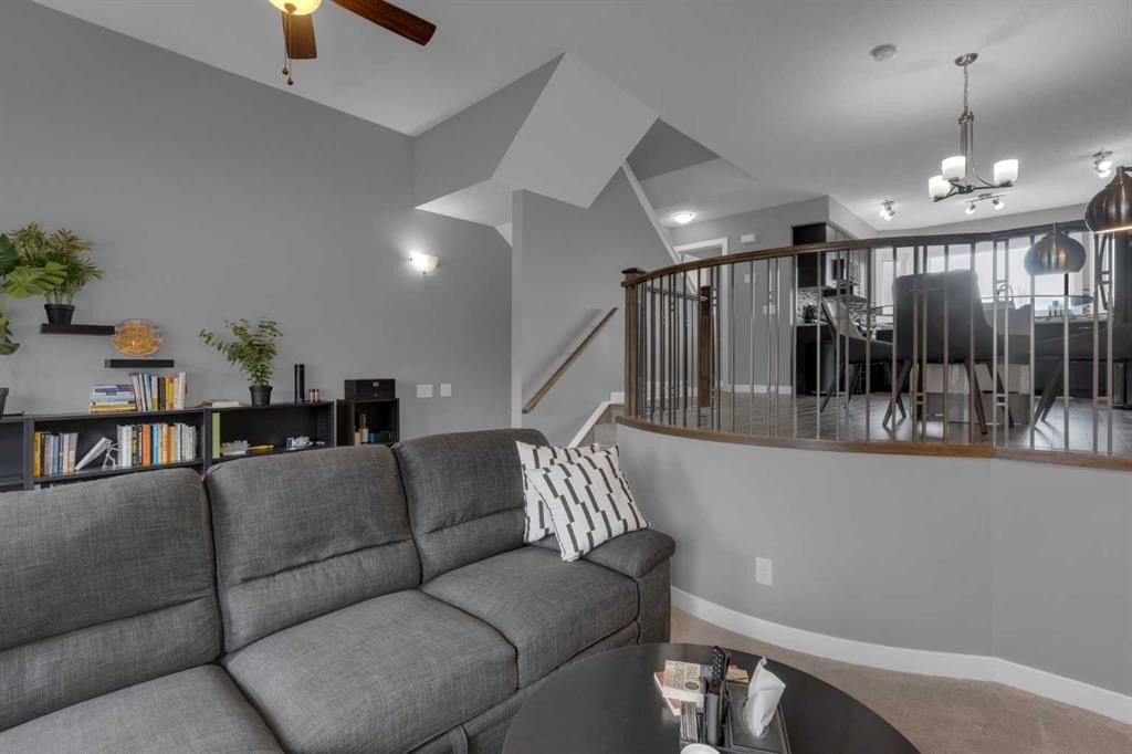 420 Strathcona Circle, Strathmore, AB - Indoor Photo Showing Living Room