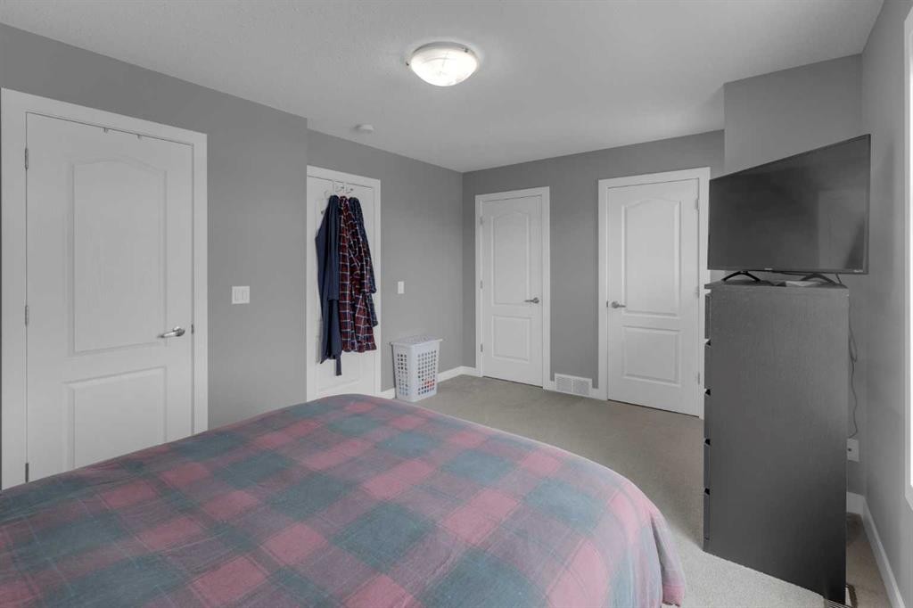 420 Strathcona Circle, Strathmore, AB - Indoor Photo Showing Bedroom
