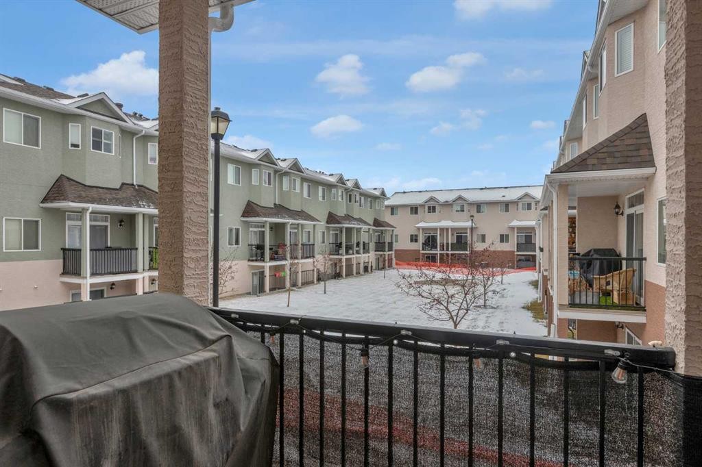 420 Strathcona Circle, Strathmore, AB - Outdoor With Balcony With Exterior