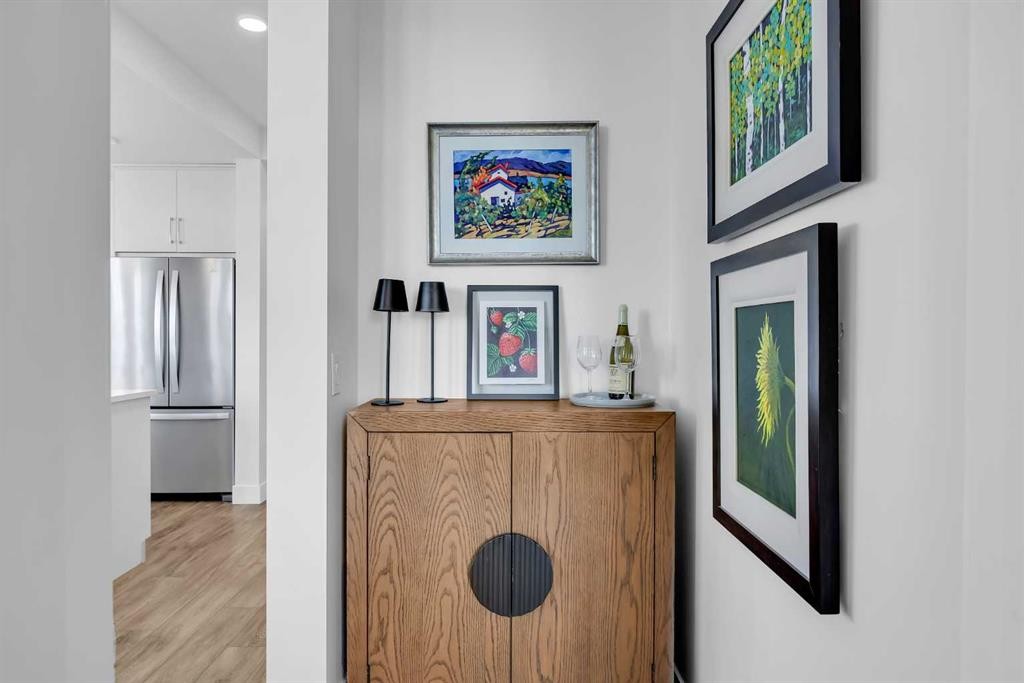 210-38 Quarry Gate Se, Calgary, AB - Indoor Photo Showing Other Room