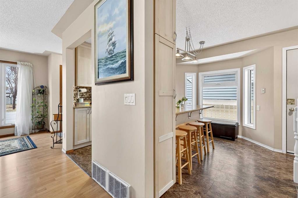 886 Erin Woods Drive Se, Calgary, AB - Indoor Photo Showing Other Room