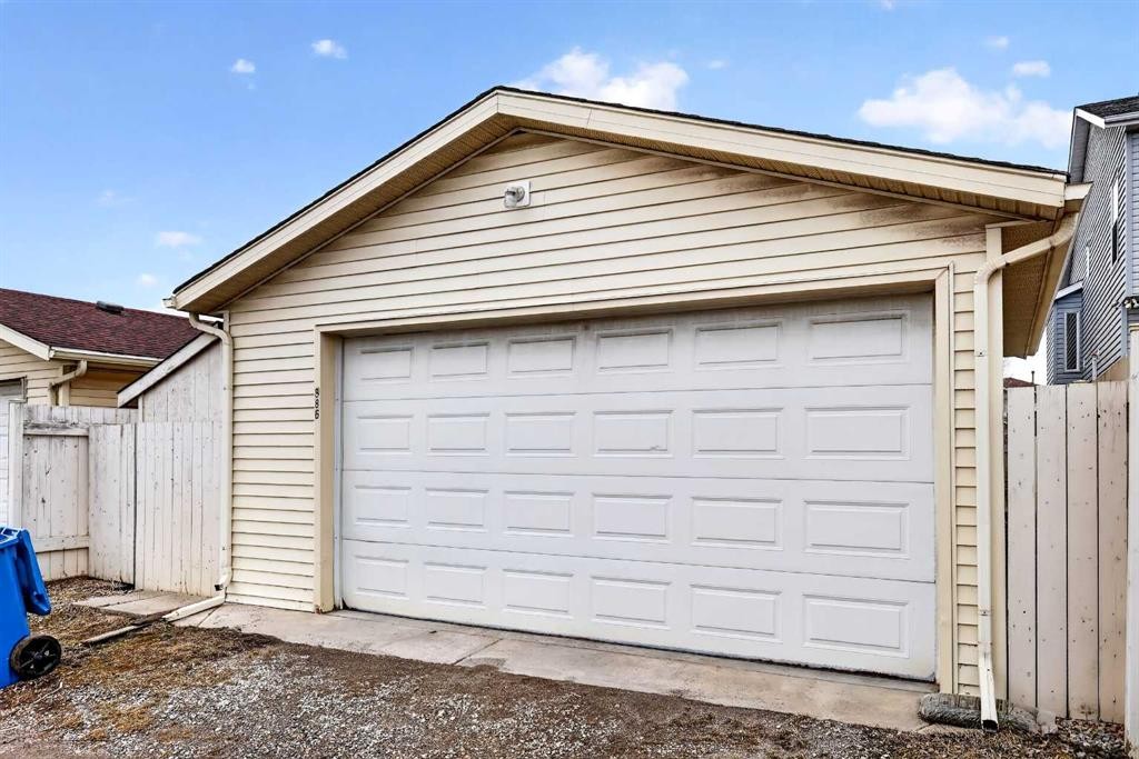 886 Erin Woods Drive Se, Calgary, AB - Outdoor With Exterior