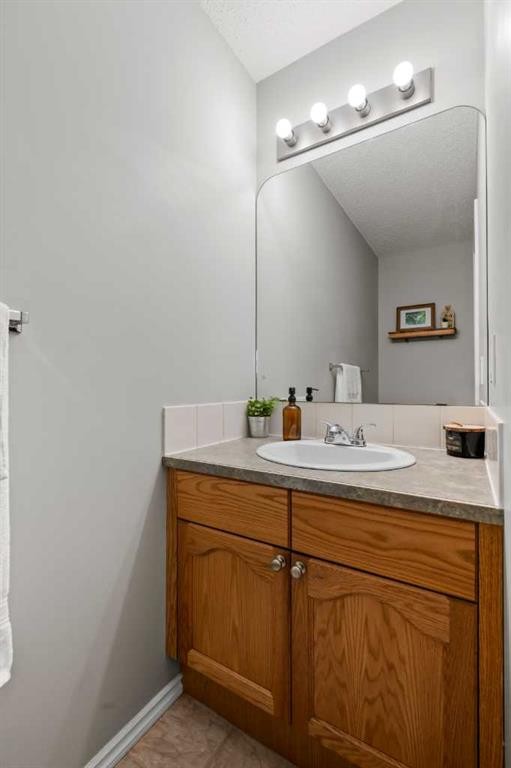 8 Chapalina Crescent Se, Calgary, AB - Indoor Photo Showing Bathroom