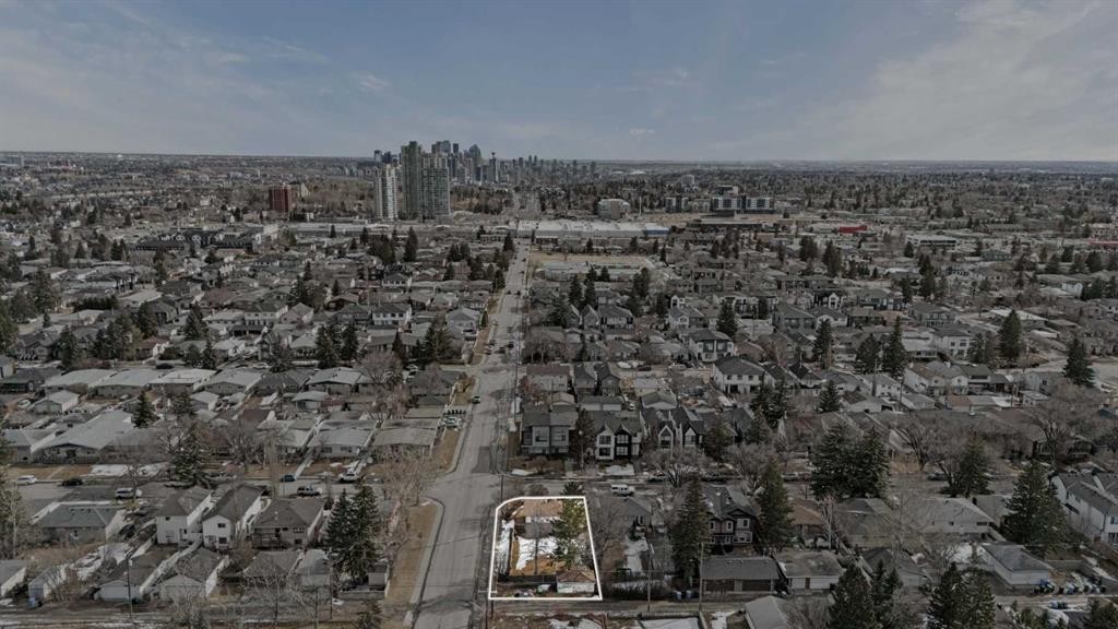1403 43 Street Sw, Calgary, AB - Outdoor With View