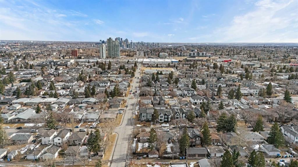 1403 43 Street Sw, Calgary, AB - Outdoor With View