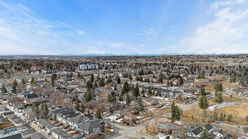 1403 43 Street Sw, Calgary, AB - Outdoor With View