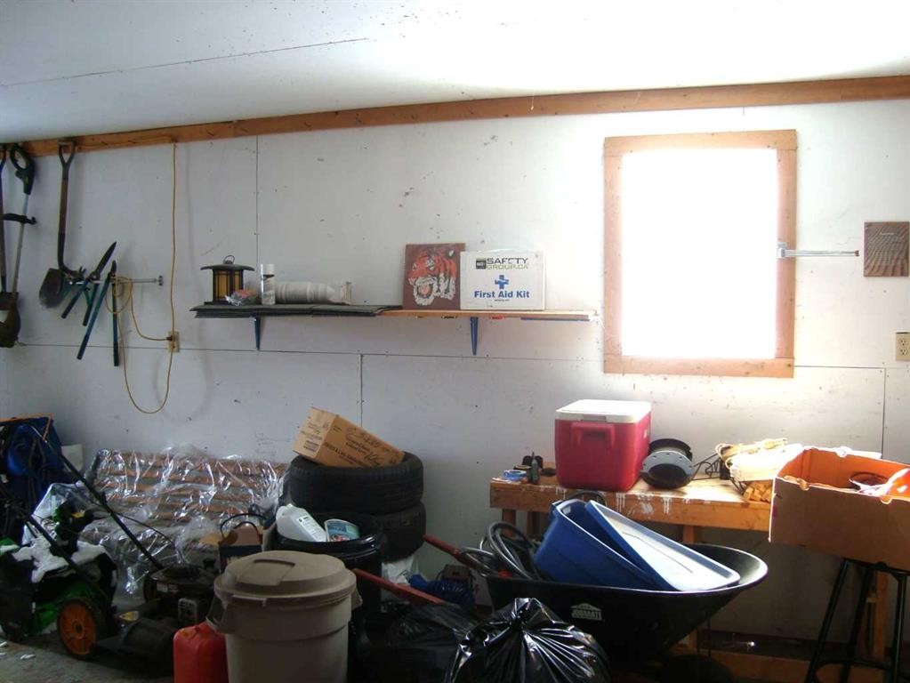 107 2Nd Avenue North, Torrington, AB - Indoor