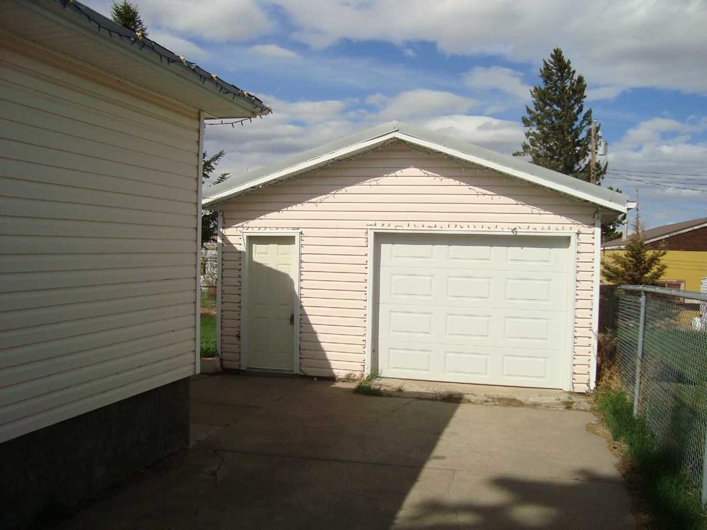 107 2Nd Avenue North, Torrington, AB - Outdoor With Exterior