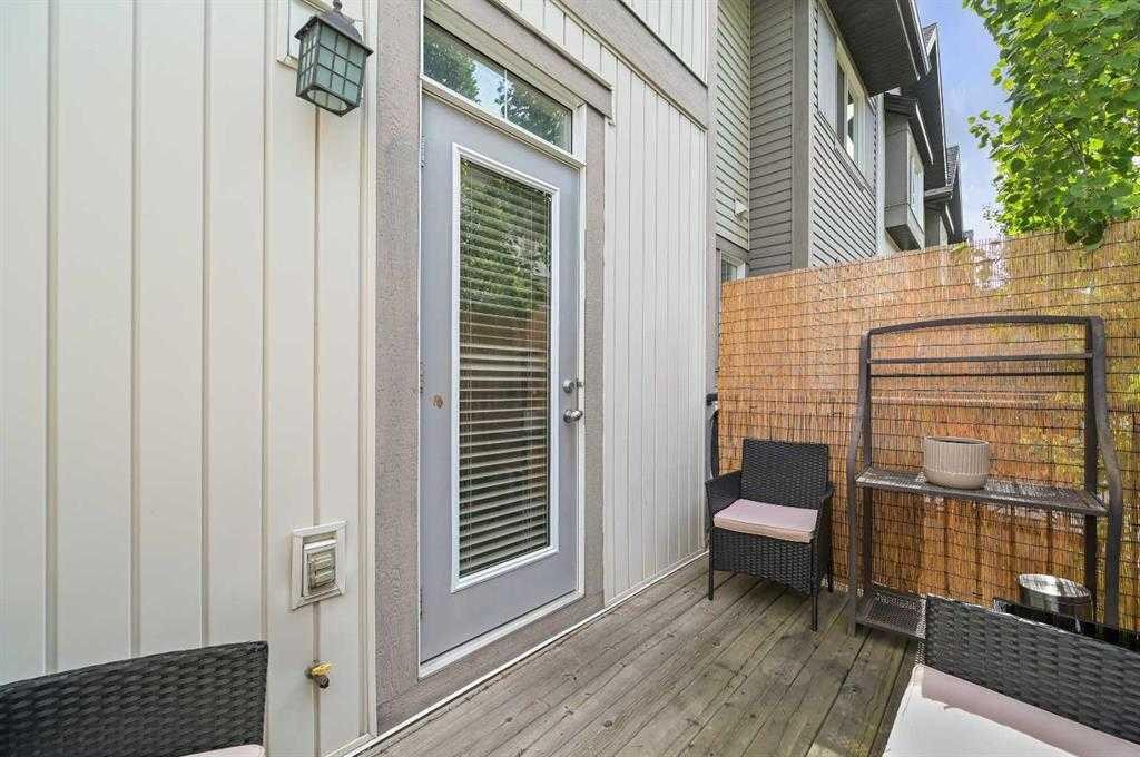 37 New Brighton Point Se, Calgary, AB - Outdoor With Exterior