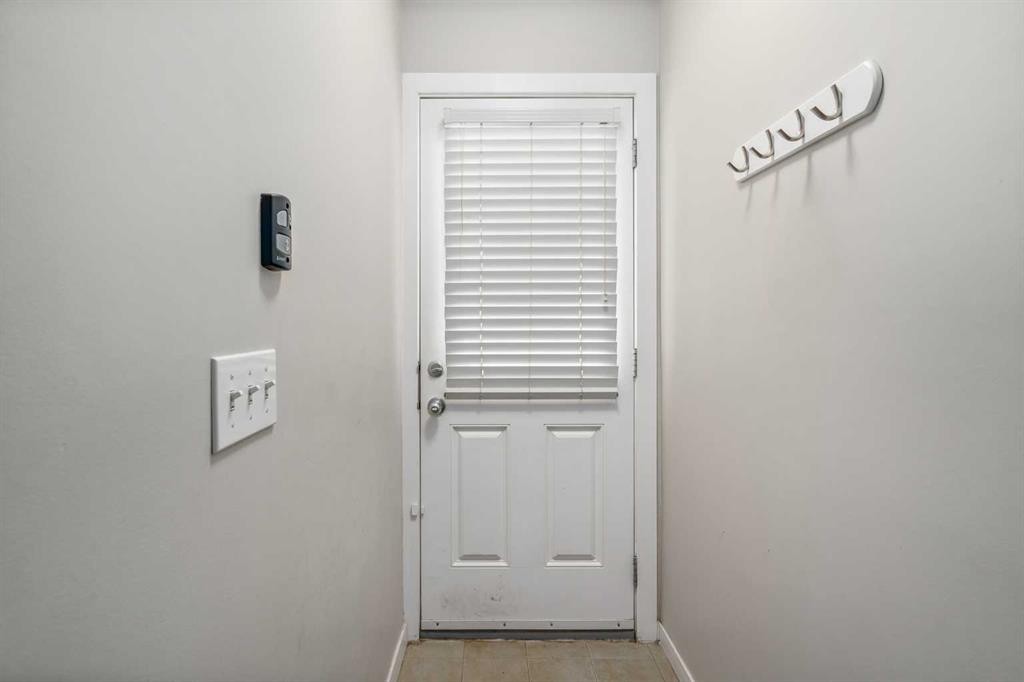 37 New Brighton Point Se, Calgary, AB - Indoor Photo Showing Other Room