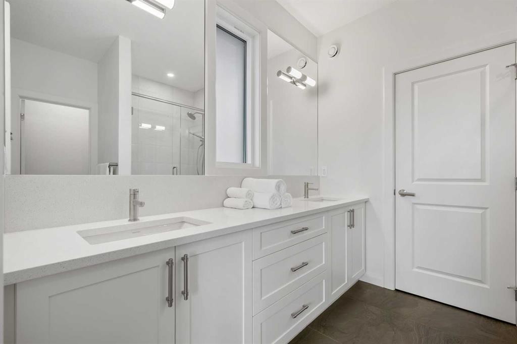 218 Mitchell Heath Nw, Calgary, AB - Indoor Photo Showing Bathroom