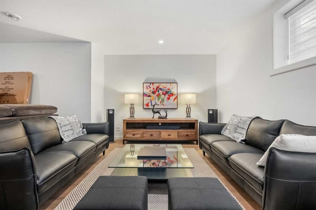 218 Mitchell Heath Nw, Calgary, AB - Indoor Photo Showing Living Room