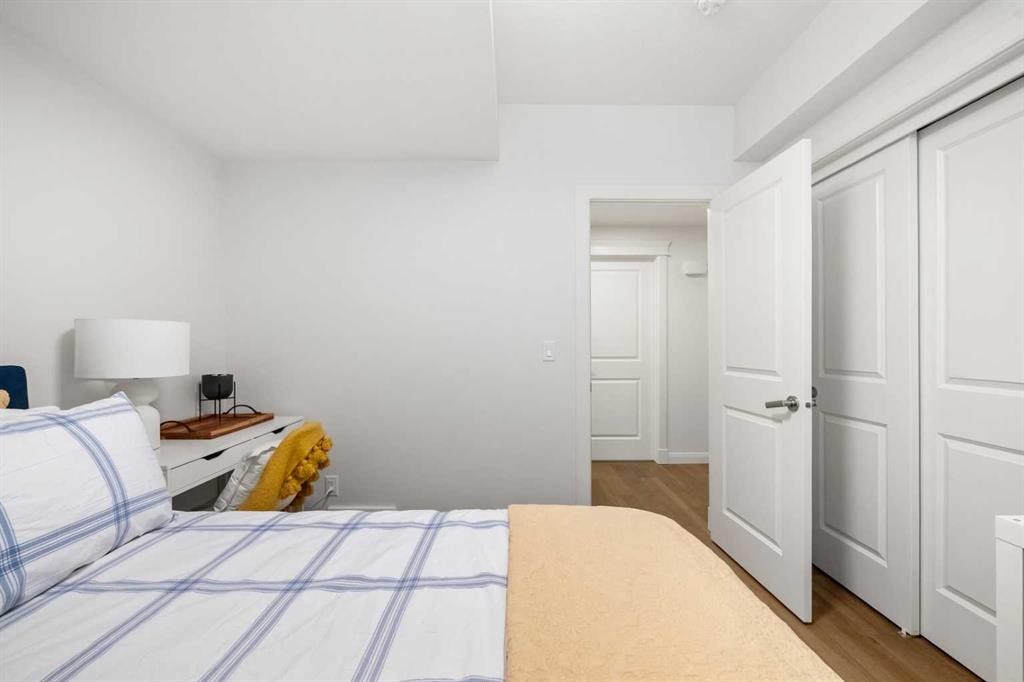 218 Mitchell Heath Nw, Calgary, AB - Indoor Photo Showing Bedroom
