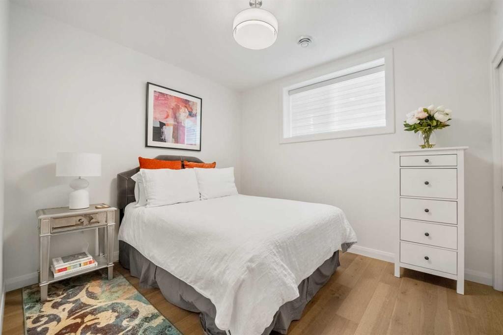 218 Mitchell Heath Nw, Calgary, AB - Indoor Photo Showing Bedroom