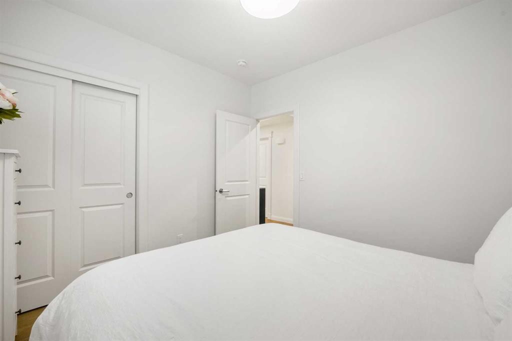 218 Mitchell Heath Nw, Calgary, AB - Indoor Photo Showing Bedroom