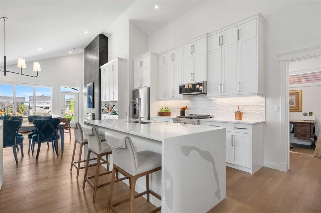 218 Mitchell Heath Nw, Calgary, AB - Indoor Photo Showing Kitchen With Stainless Steel Kitchen With Upgraded Kitchen