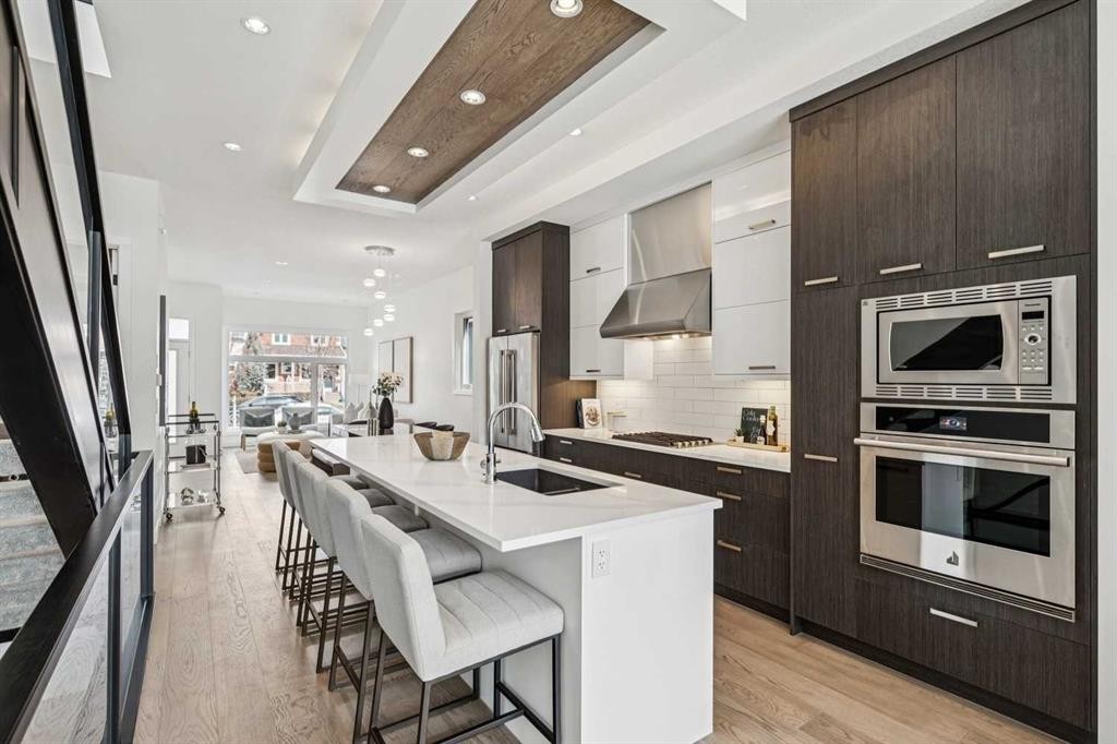 1765 7 Avenue Nw, Calgary, AB - Indoor Photo Showing Kitchen With Upgraded Kitchen