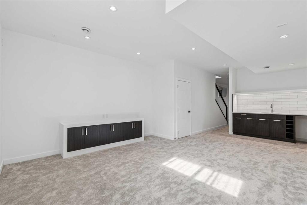 1765 7 Avenue Nw, Calgary, AB - Indoor Photo Showing Other Room