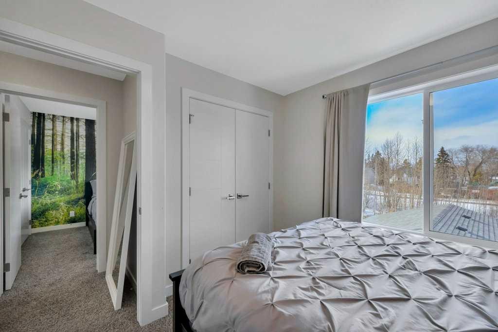 57 Hampton Crescent, Sylvan Lake, AB - Indoor Photo Showing Bedroom