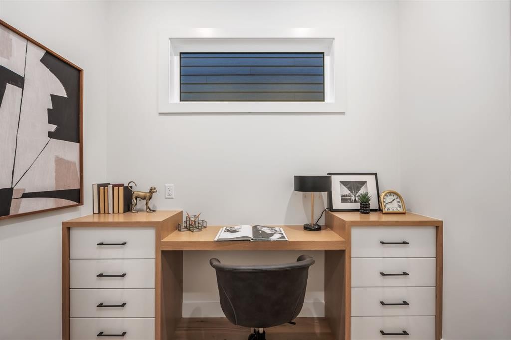 727 15 Street Nw, Calgary, AB - Indoor Photo Showing Office