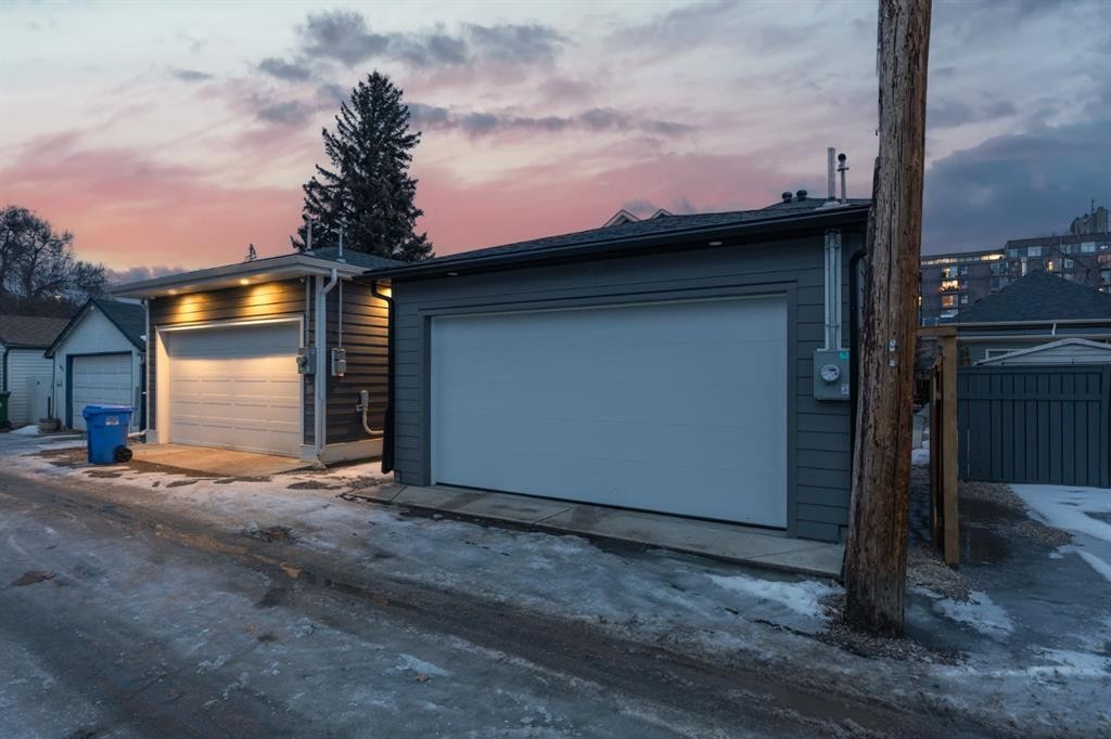 727 15 Street Nw, Calgary, AB - Outdoor