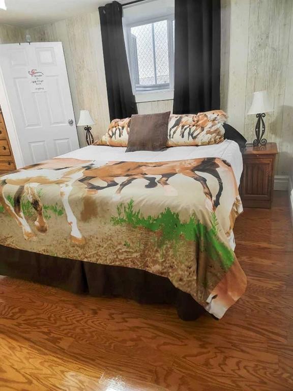 1509 38 Street Se, Calgary, AB - Indoor Photo Showing Bedroom