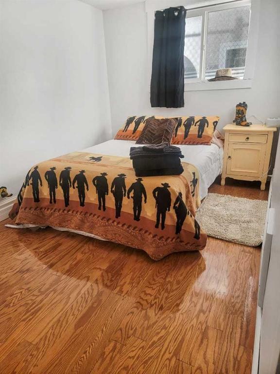 1509 38 Street Se, Calgary, AB - Indoor Photo Showing Bedroom