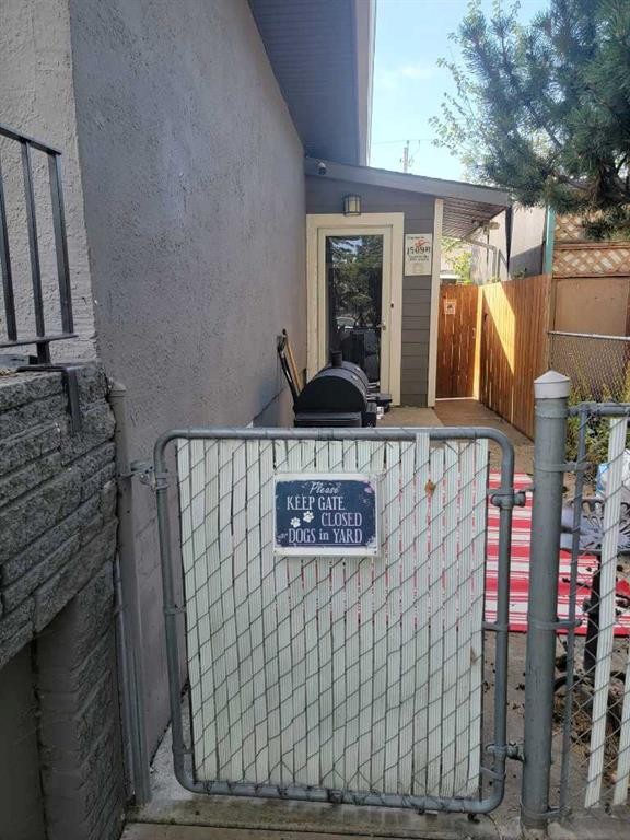 1509 38 Street Se, Calgary, AB - Outdoor