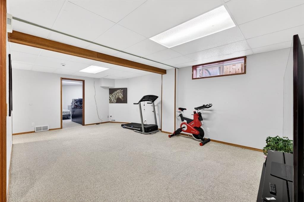 29 Sundown Way Se, Calgary, AB - Indoor