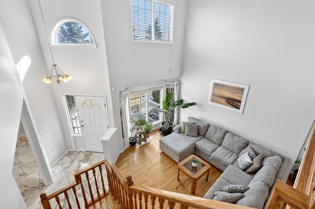 29 Sundown Way Se, Calgary, AB - Indoor