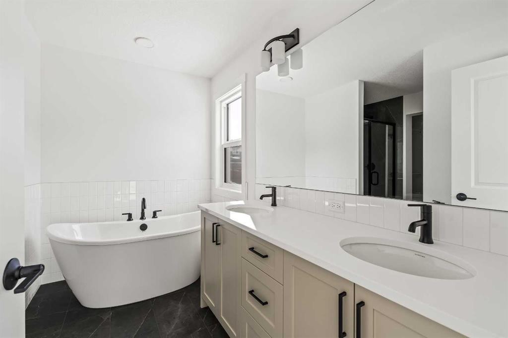 49 Starling Passage Nw, Calgary, AB - Indoor Photo Showing Bathroom