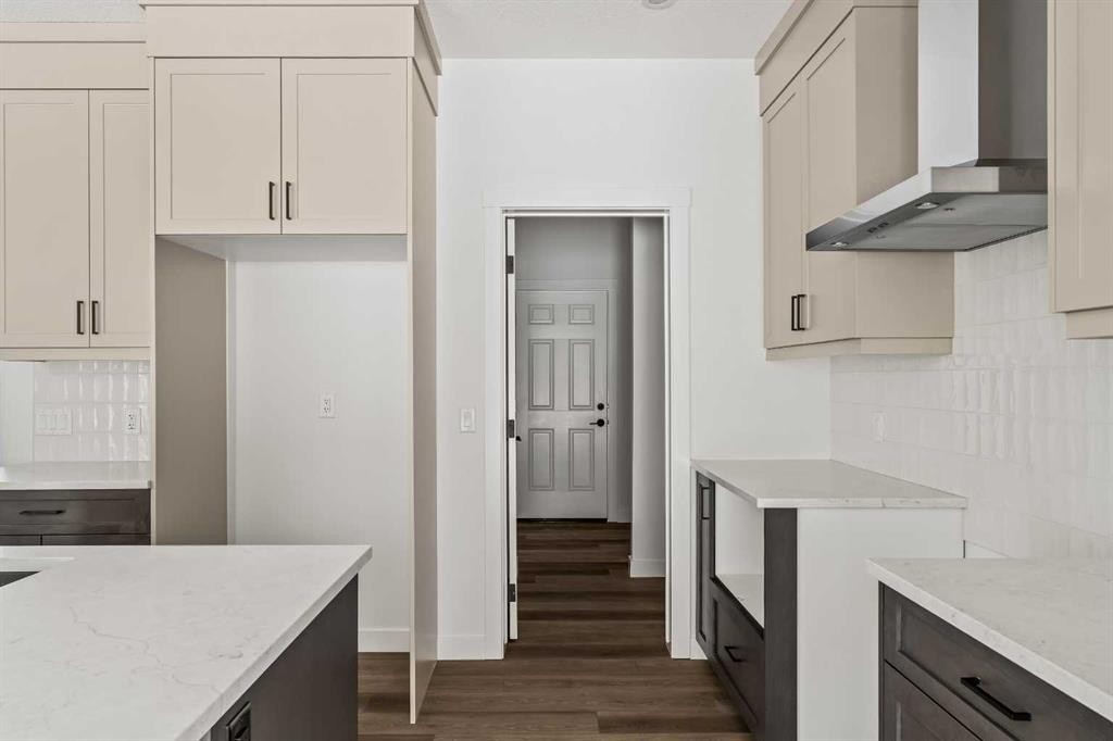 49 Starling Passage Nw, Calgary, AB - Indoor Photo Showing Kitchen