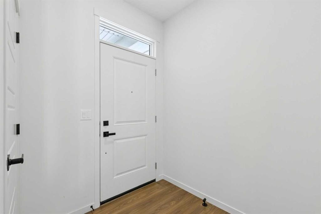 175 Herron Landing Ne, Calgary, AB - Indoor Photo Showing Other Room
