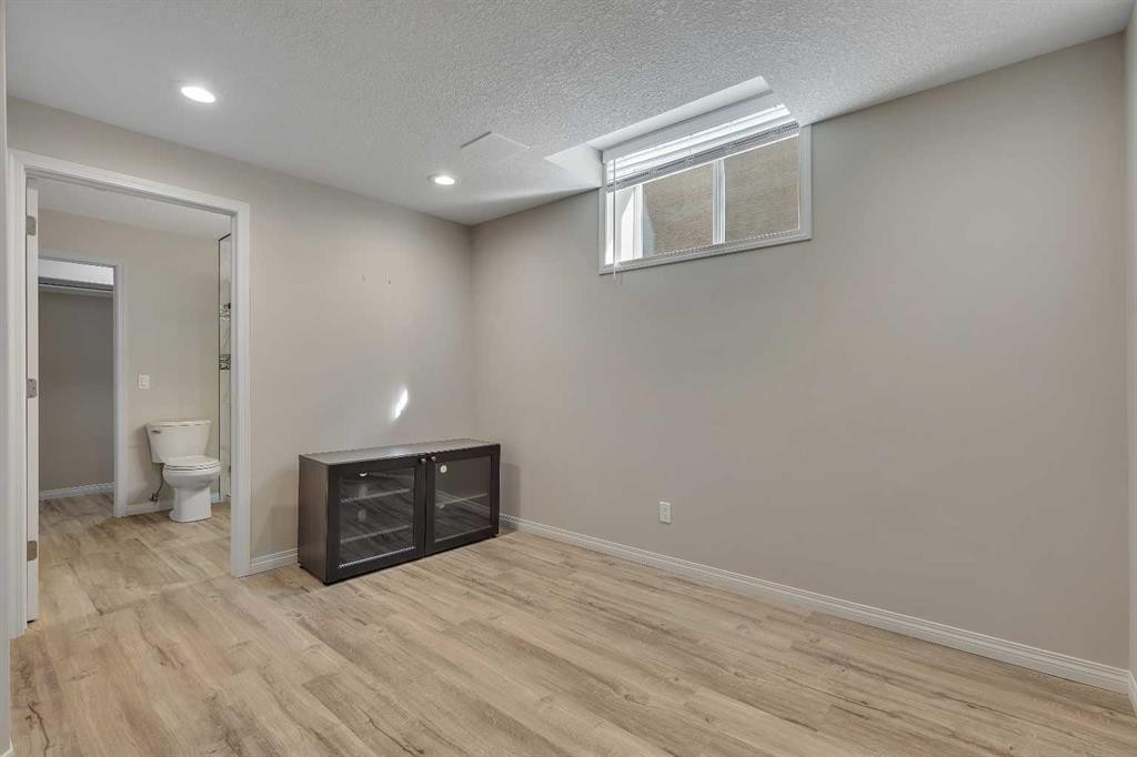 52 Sandstone Ridge Crescent, Okotoks, AB - Indoor