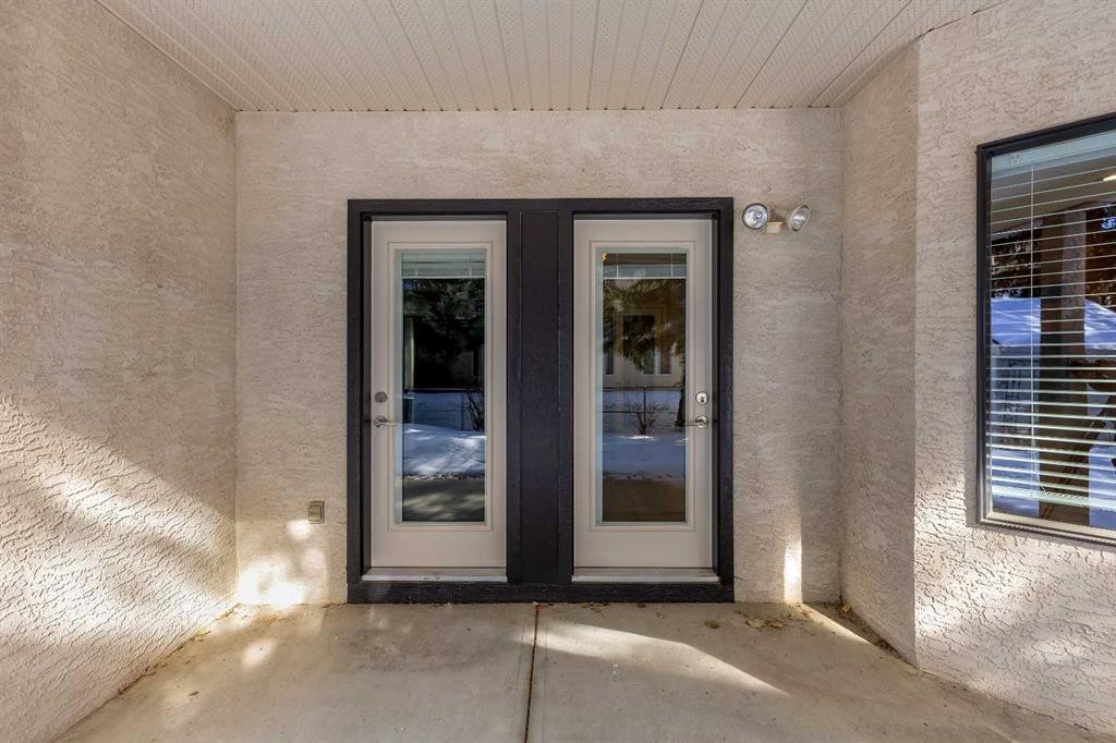 52 Sandstone Ridge Crescent, Okotoks, AB - Outdoor With Exterior