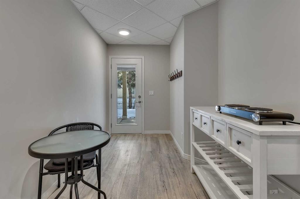 52 Sandstone Ridge Crescent, Okotoks, AB - Indoor Photo Showing Other Room